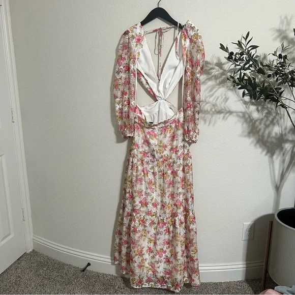 NWT GIANNI BINI Lillian Floral Print Long Sleeve Deep V-Neck Cut-Out Tiered dres - Picture 10 of 10